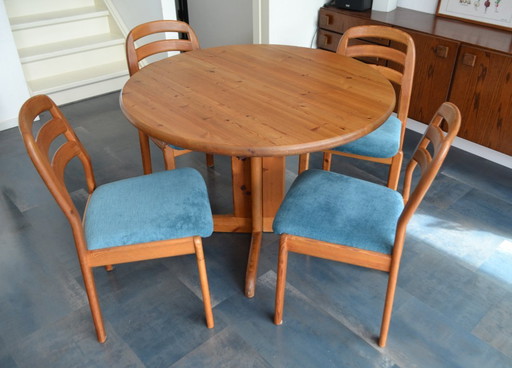 Sedie da pranzo vintage danesi con tavolo