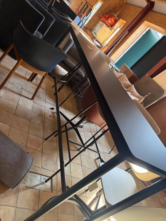 31 Modelli di showroom di design danese e tradizione e Verpan – &Tradition, Sedie da pranzo, Leather, Metal (photo 13 of 14)