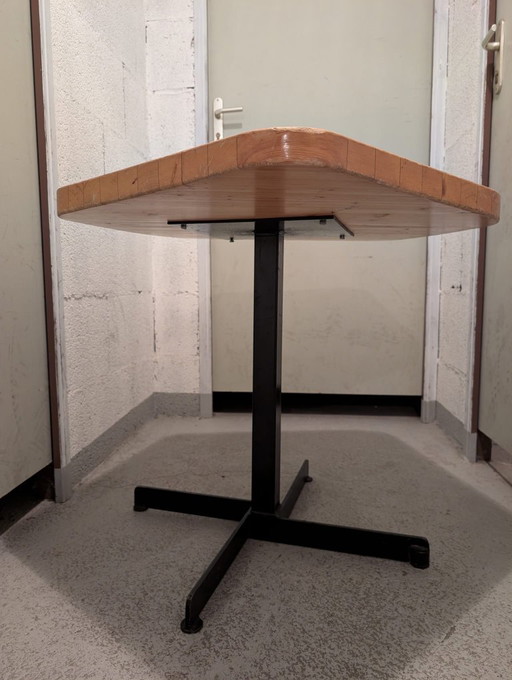 Vijfhoekige tafel van de Arcs, Charlotte Perriand circa 1973 – bijzettafels, Metal (photo 2 of 5)