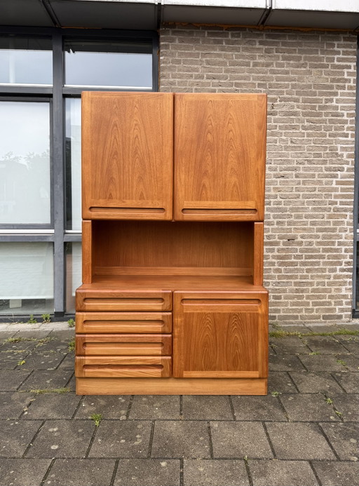 Vintage teakhouten Deense buffetkast, Dyrlund ‘70