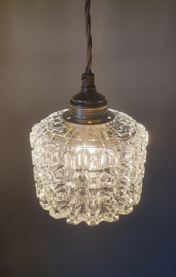 Image 1 of Suspension vintage milieu du siècle en verre transparent à motif quadrillé