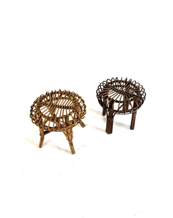 Image 1 of Set van 2 rotan krukjes, Frankrijk ‘70