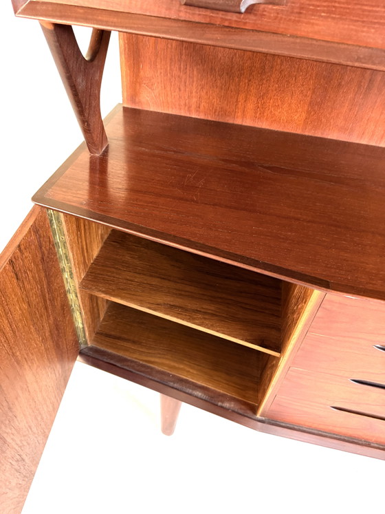 Vintage Deens teakhouten highboard, Højbjerg Møbelfabrik ‘60 – High boards, Glass, Wood (photo 5 of 12)