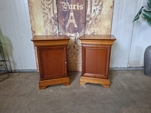 Tables de chevet anglaises classiques, mobilier de chambre, dimensions 41x33cm et 62cm de hauteur.