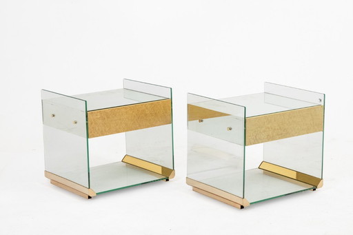 Pair of bedside tables or sofa ends in brass, glass and mirror. 70s.
