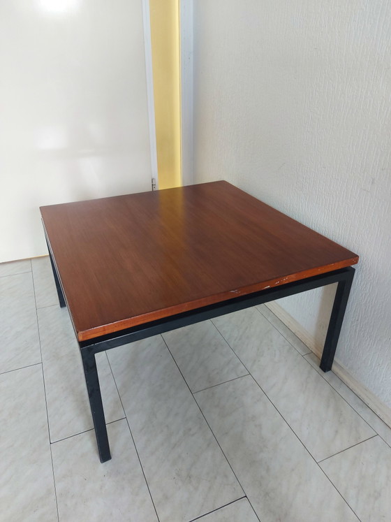 Image 1 of Tavolino da caffè vintage con struttura in metallo nero