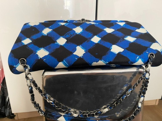 Image 1 of Borsa da viaggio CHANEL XXL in tela stampata, ideale per compagnie aeree.