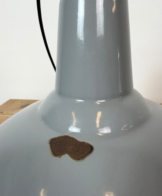 Industrial British Grey Enamel Factory Pendant Lamp, 1960s – Iron (photo 16 of 17)