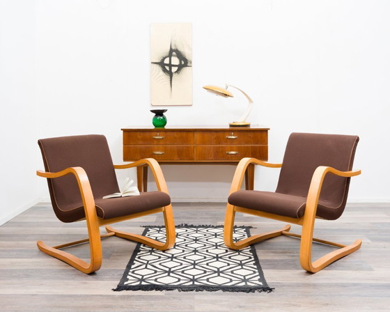 Image 1 of Sedia a sbalzo degli anni '50 in stile Alvar Aalto, in condizioni originali.