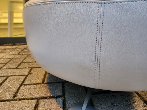 Image 1 of de Sede 1064 (lounge) sofa in Select 2413 snow by Hugo de Ruiter