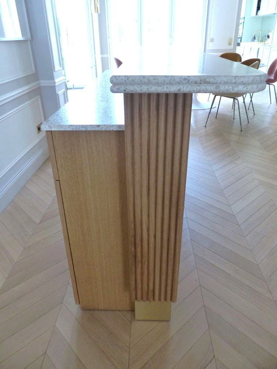 Image 1 of Moderne Bar aus massiver Eiche und doppelter Terrazzo-Arbeitsplatte – Einzigartiges Stück