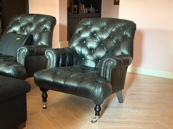 Twee Identieke Zwarte Leren Chesterfield Fauteuils – Leather, Wood (photo 2 of 5)