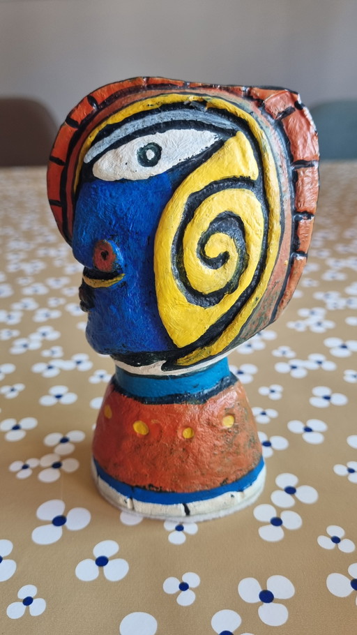 3x bottle cap and figurine Clemens Briels