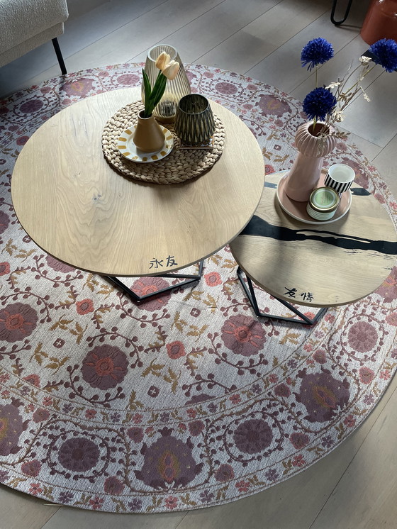 Image 1 of Eikenhouten bijzet tafels 2 stuks