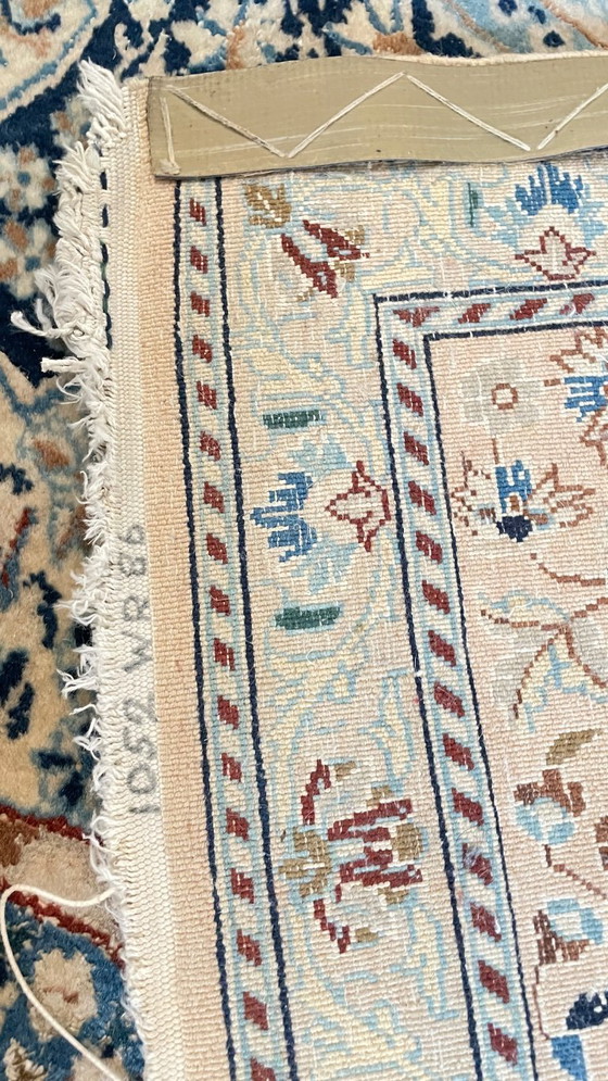 Image 1 of Tapis persan Nain en soie avec certificat