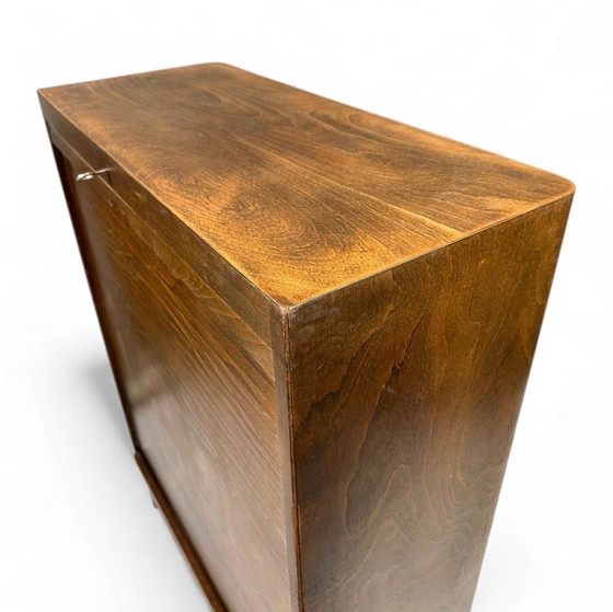 Image 1 of Archiefkast met rolluiken, circa jaren 1930