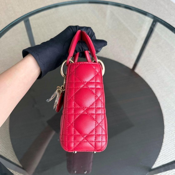 Image 1 of DIOR LADY MINI - PELLE DI AGNELLO CANNAGE ROSSO, DETTAGLI ORO, CINTURINO REGOLABILE