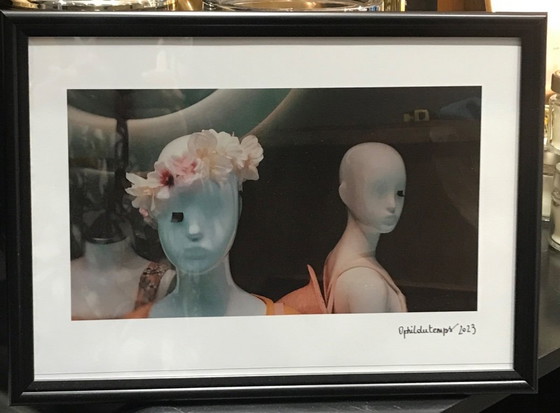 Image 1 of Fotokunstmannequins in de etalage