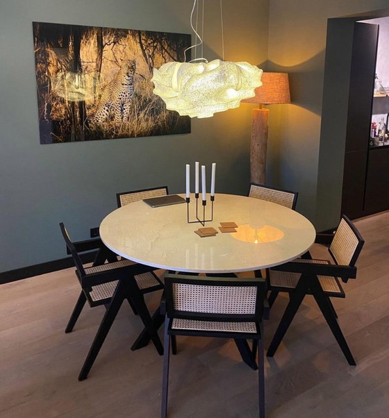 Image 1 of Ronde marmeren eettafel – Roman onderstel – 140 cm