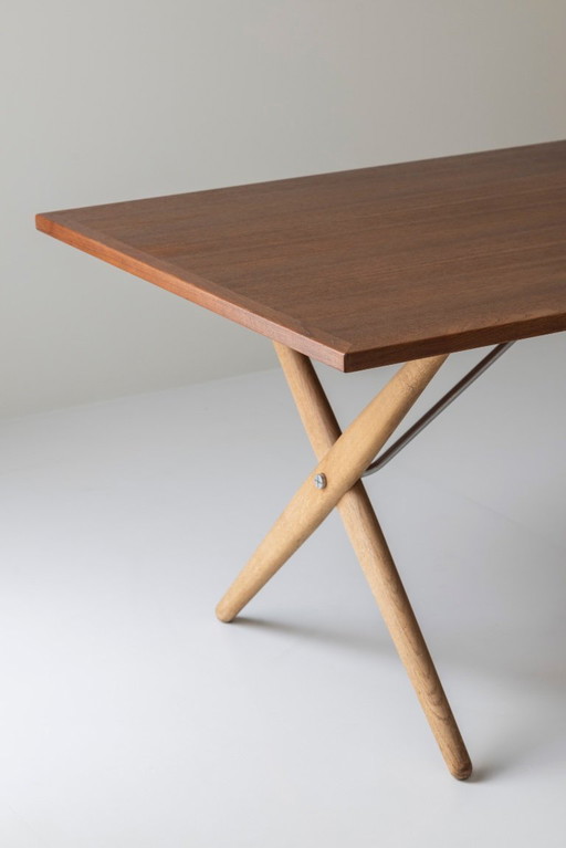 Zeldzame Hans Wegner 'Sawbuck' tafel, DK 1960s