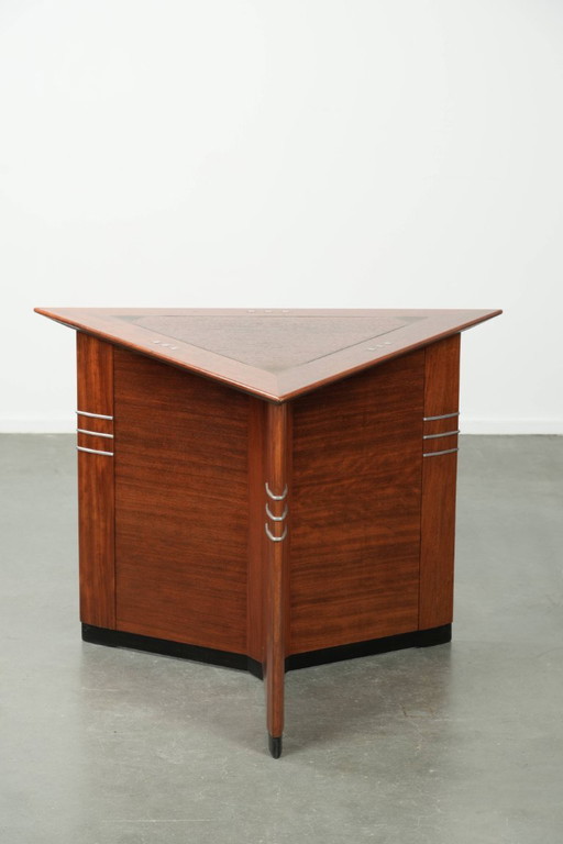 Luxury Art Deco design side/coffee table in a triangular shape by Schuitema