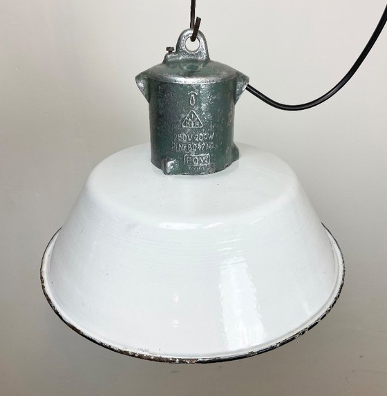Image 1 of Industrial White Enamel Industrial Lamp with Cast Aluminium Top from EOW, 1950s