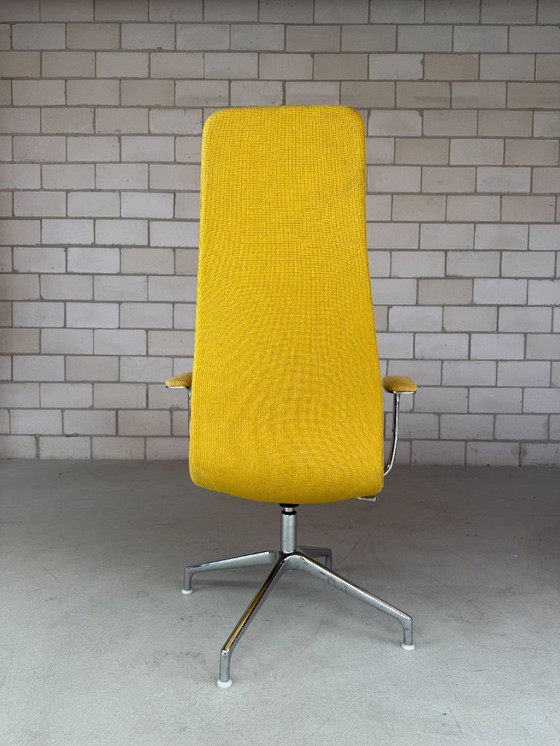 Image 1 of Cappellini Lotus Draaibare Fauteuil (meerdere aanwezig)