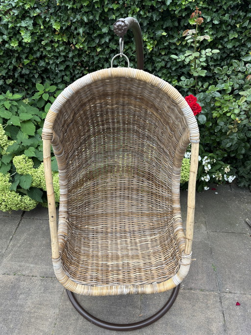 Hanging chair rattan wicker with steel frame