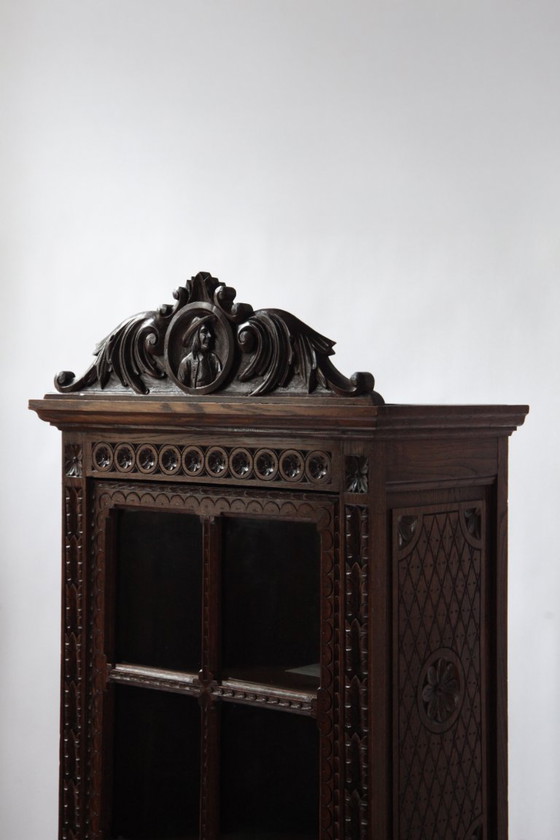 Image 1 of Antiker Vitrinenschrank aus bretonischem Kastanienholz, Frankreich, um 1880–1890