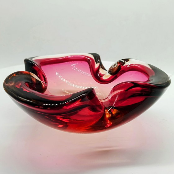 Image 1 of 1960s Pink Ashtray or Catch-all in Murano Glass by Flavio Poli for Seguso. Made in Italy.