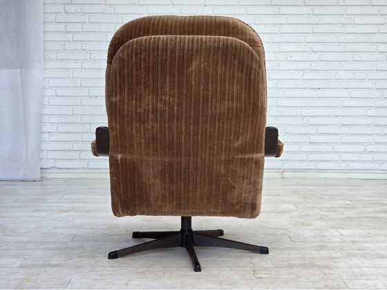 Image 1 of Jaren 70, Deense draaibare fauteuil, bruin corduroy.