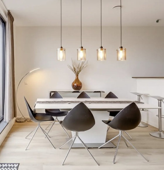 Image 1 of Mesa de comedor de diseño extensible y lámpara colgante de diseño (OPCIONAL)