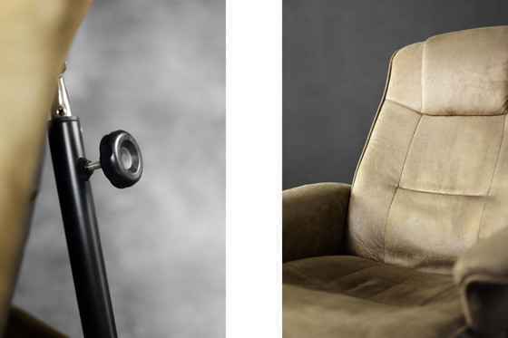 Image 1 of Chaise pivotante et ottomane marron vintage du milieu du siècle danois moderne, années 1960, lot de 2