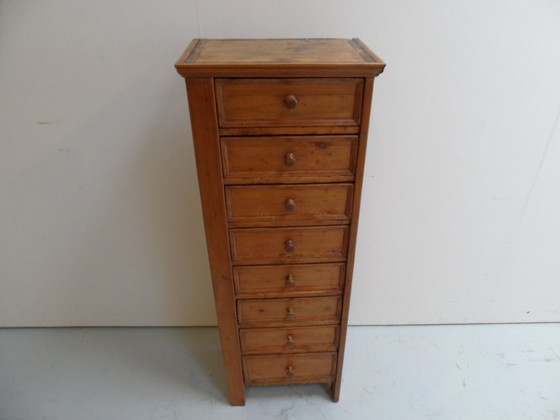 Image 1 of Antieke grenenhouten ladekast