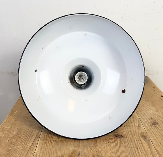 Image 1 of Industriële groene emaille fabriekshanglamp, jaren 60