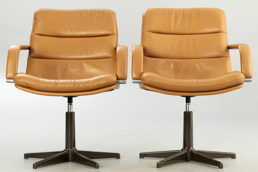 Paire de Fauteuils Pivotants de Geoffrey Harcourt
