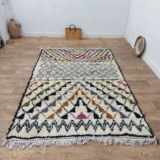 Tappeto in lana Azilal – Colori e anima dell'Atlante fatto a mano (240 × 150 cm)