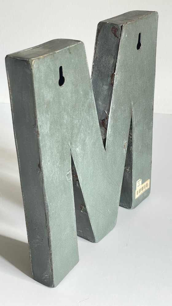 Image 1 of Lettre M Métal  Vintage