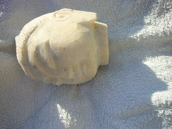 Image 1 of Tête asiatique (Bouddha ?) en pierre blanche, environ 14 cm de haut et vintage ?