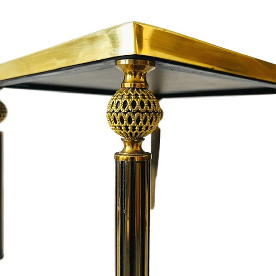Image 1 of Table d'appoint vintage en laiton, verre fumé noir, style Hollywood Regency, années 1960