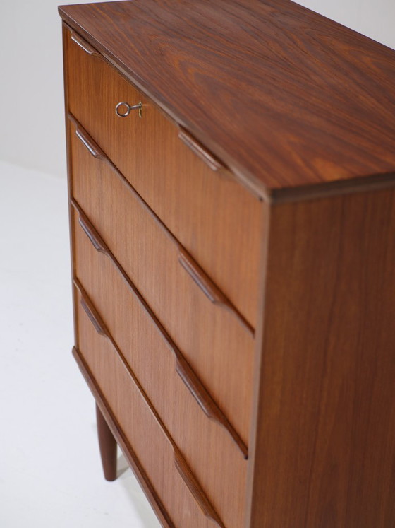 Image 1 of Grande cassettiera in teak, stile vintage danese, con 4 cassetti.