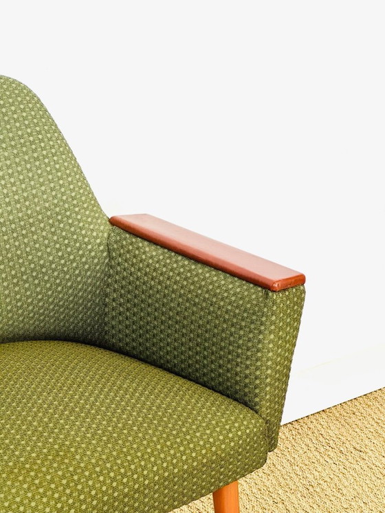 Image 1 of Vintage fauteuil met groene wandtapijtbekleding, 1960