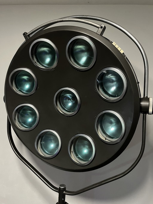 Lampe opératoire XXL sur trépied Nike