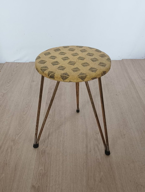 Tabouret vintage avec piètement en laiton – Metal, Textile (photo 9 of 9)