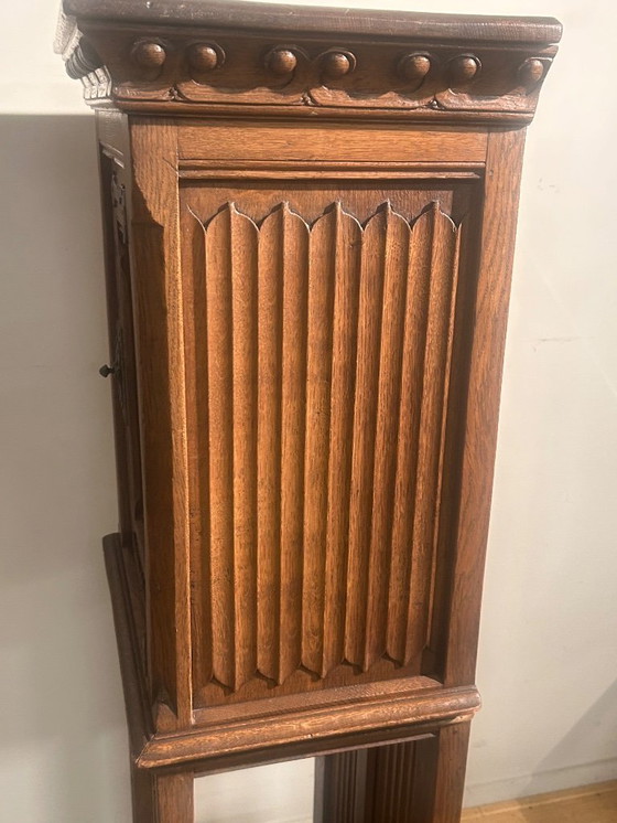 Image 1 of Gotische 1 deurskast 19de eeuw uit eik