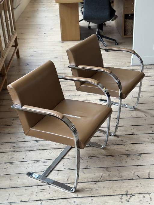Paar oude BRNO Mies Van Der Rohe stoelen
