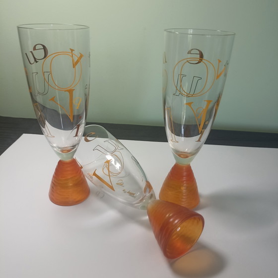 Vintage Veuve Clicquot 'Alphabet' Champagneflûtes – Set van 3 – Collector's Item – Glazen & Karaffen, Crystal (photo 9 of 10)