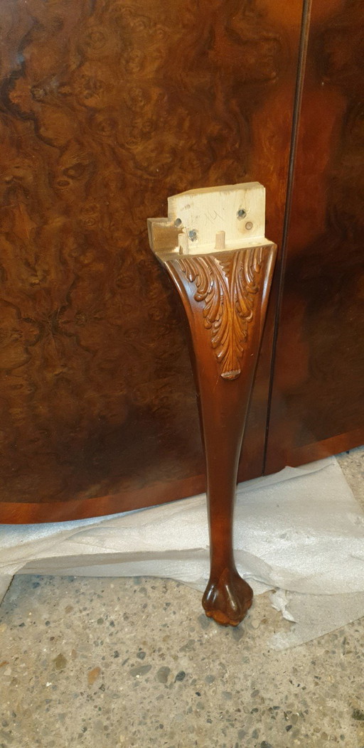 Classic walnut Chippendale baroque Louis dining table