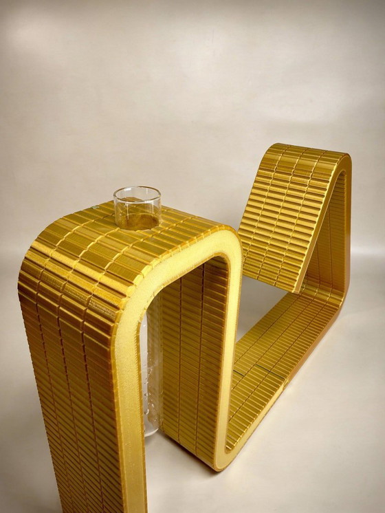 Image 1 of 3D-gedruckter Buchständer mit Brillenhalter und Reagenzglasvase – Dekoratives Display aus goldenem PLA