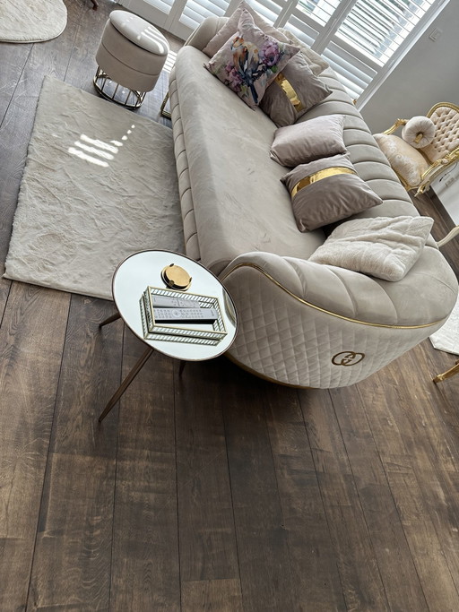 Sofás (Couches)